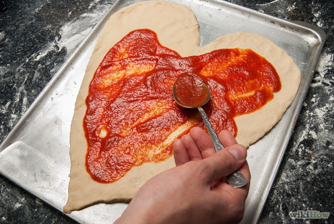 How to make a HomeMade Heart Shaped Pizza 5