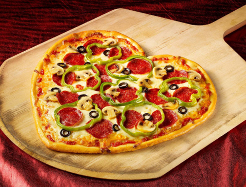 How to make a HomeMade Heart Shaped Pizza 6