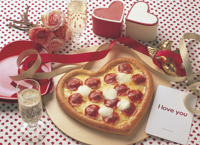 How to make a HomeMade Heart Shaped Pizza 7
