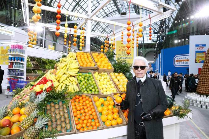 Paris Fashion Week 2014. Chanel aisles of silly